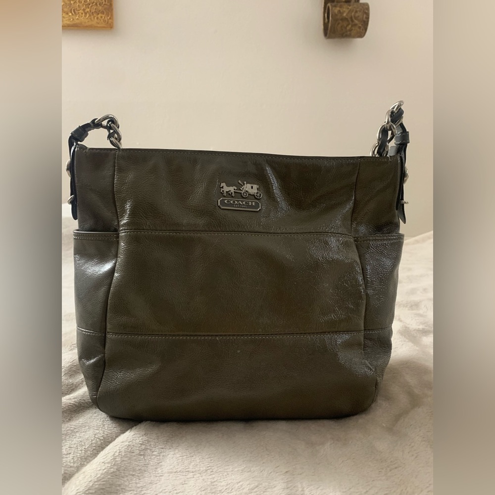 Coach Olive 🫒 Green Hobo patent Leather size medium - Picture 2 of 12